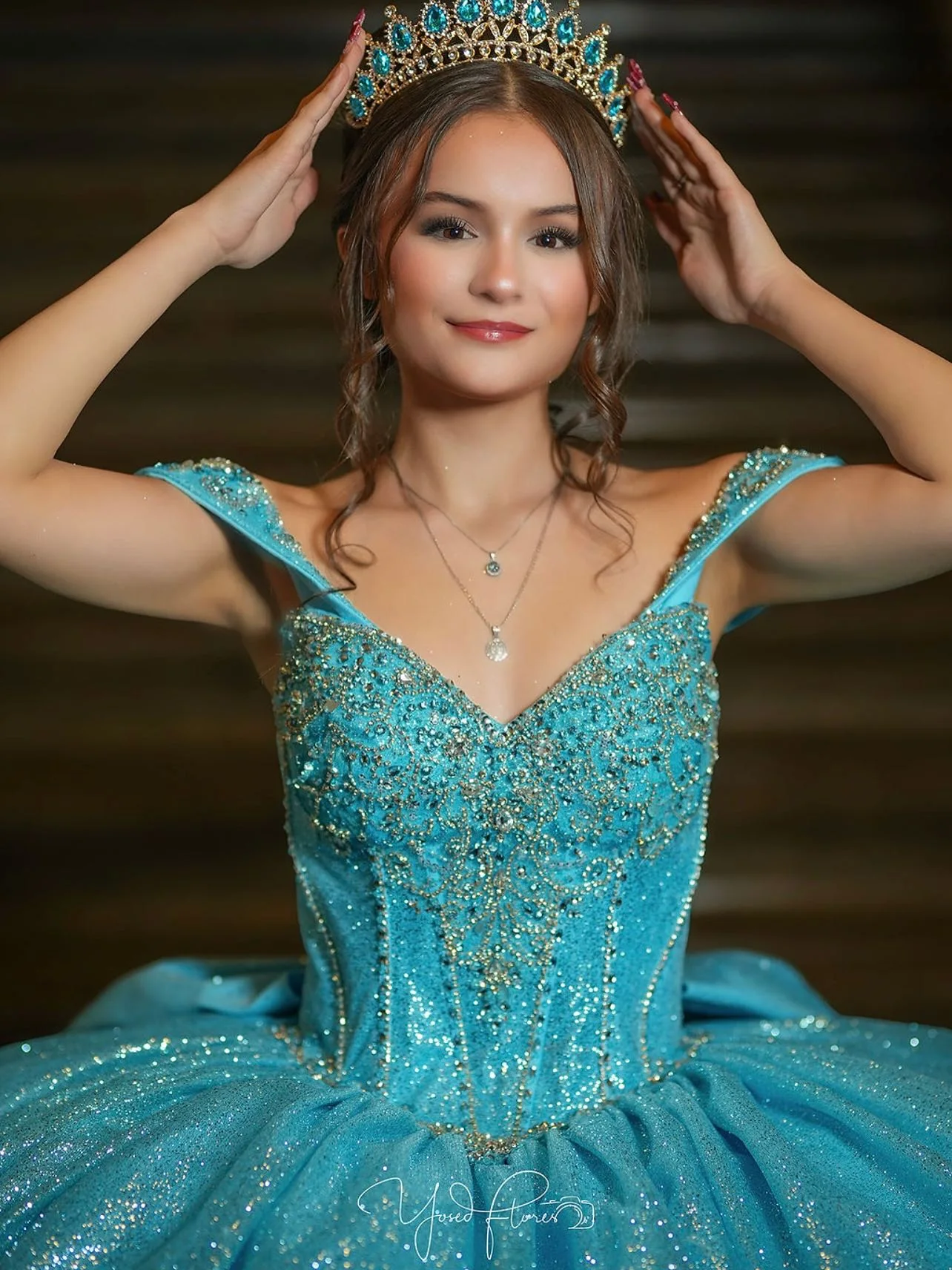 Featured Arely's Boutique quinceañera gallery image.