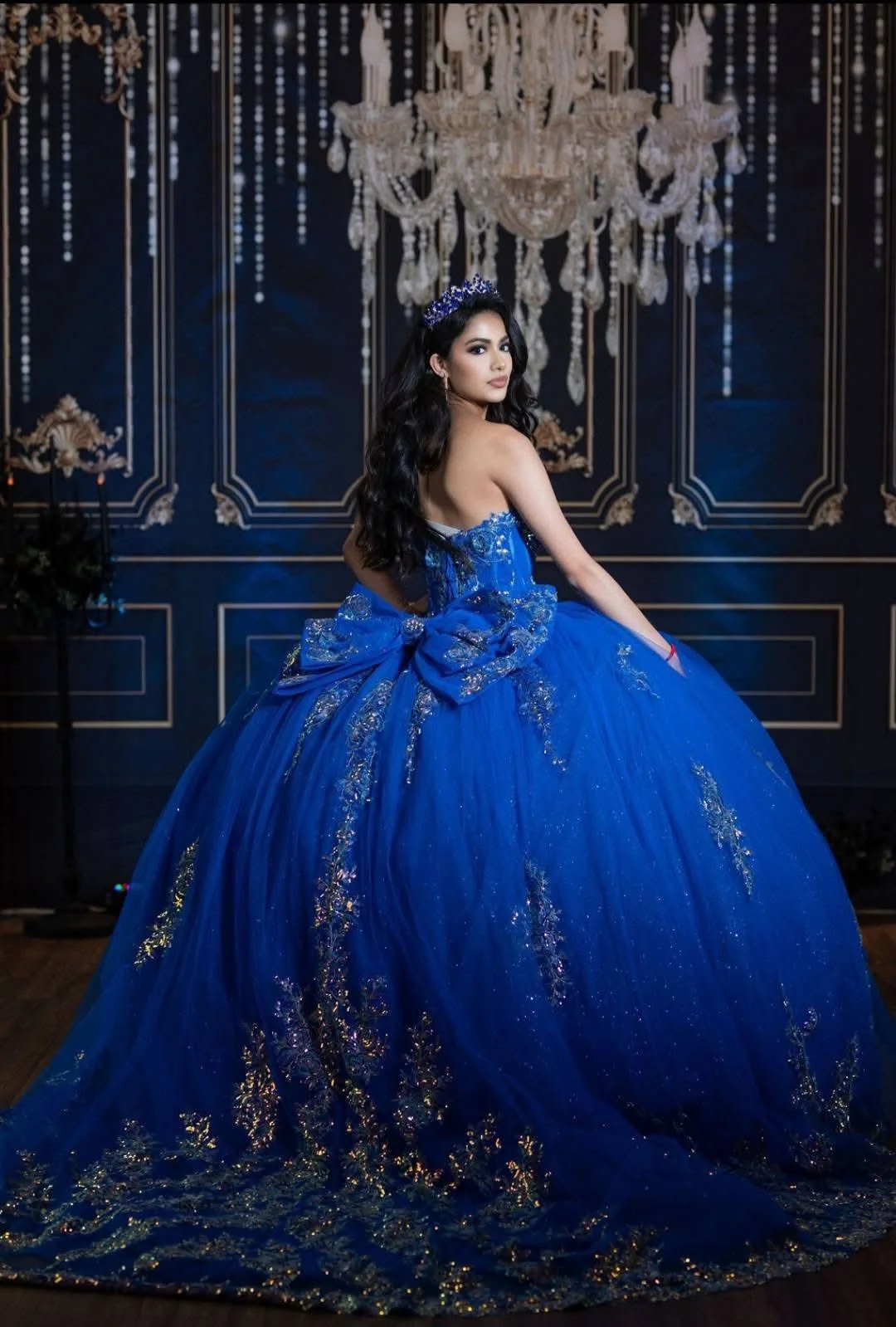 Featured Arely's Boutique quinceañera gallery image.